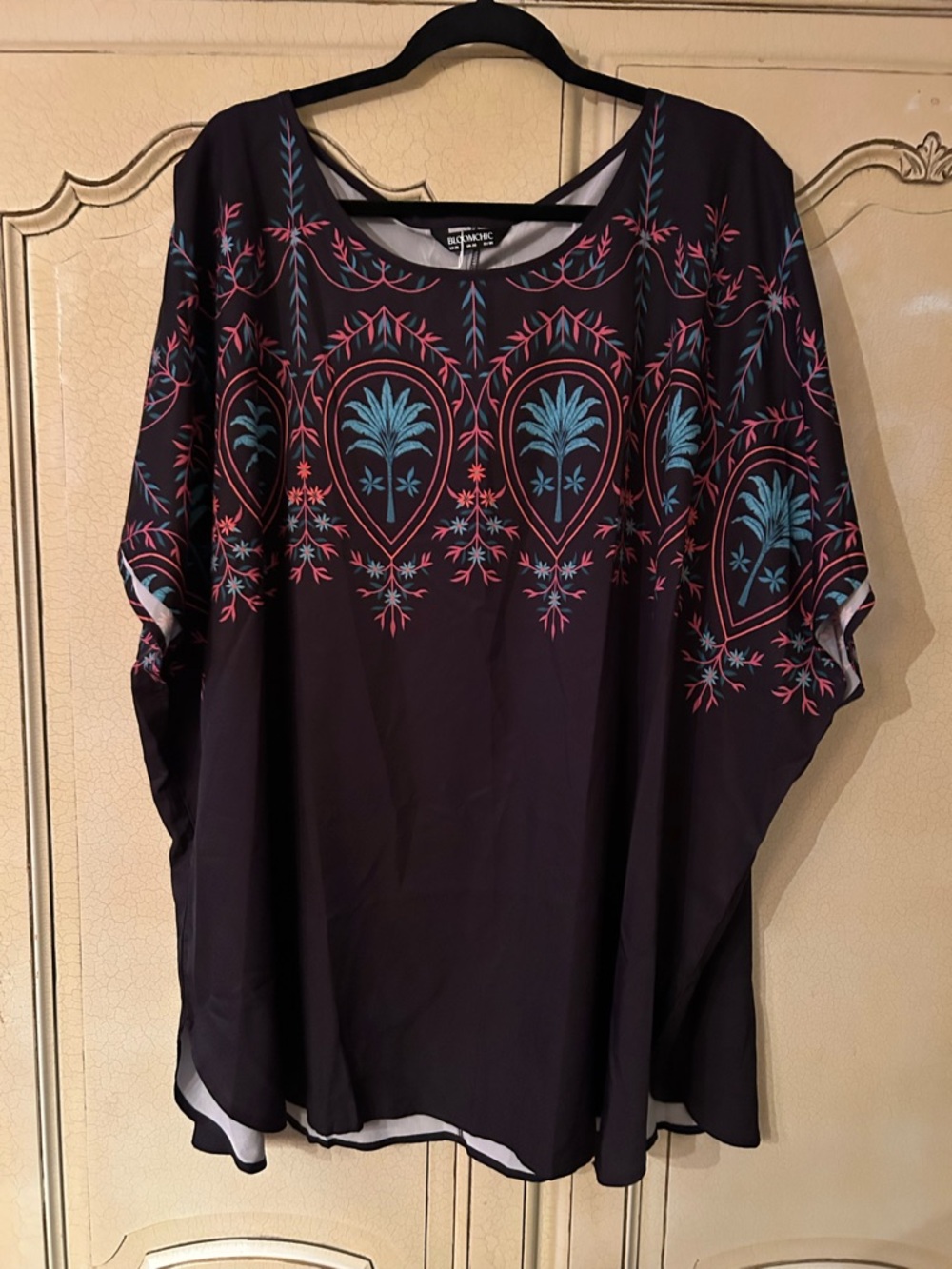 NWT BloomChic 26 Black boho blouse
